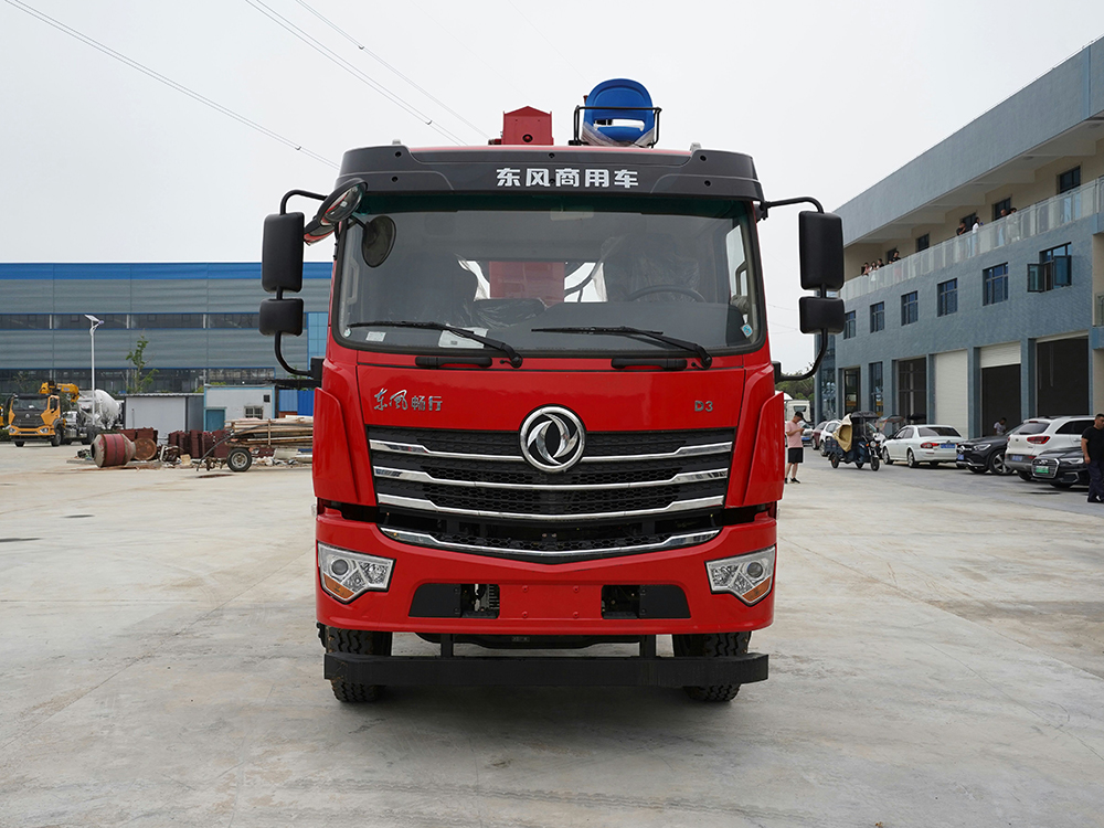 國(guó)六東風(fēng)暢行D3后雙橋新飛工12噸四節(jié)直臂吊機(jī)隨車(chē)吊