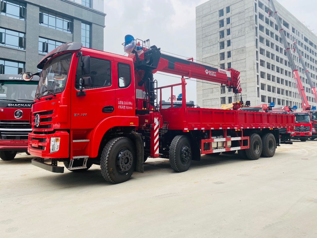 國(guó)六東風(fēng)錦程V6前四后八新飛工14噸五節(jié)臂吊機(jī)隨車吊