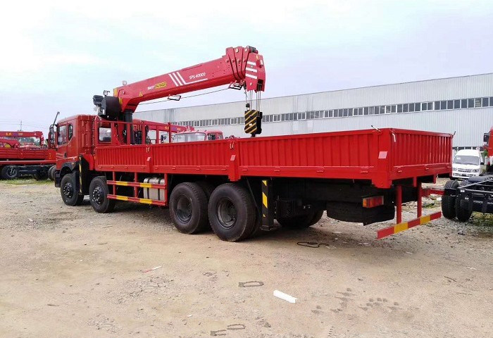 東風(fēng)專底前四后八三一16噸隨車吊